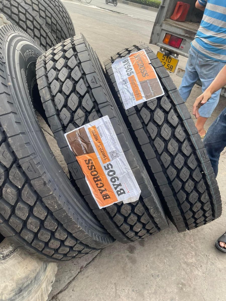 TOP 5 LOẠI LỐP XE TẢI TỐT NHẤT CHO ĐƯỜNG TRƯỜNG DÀI